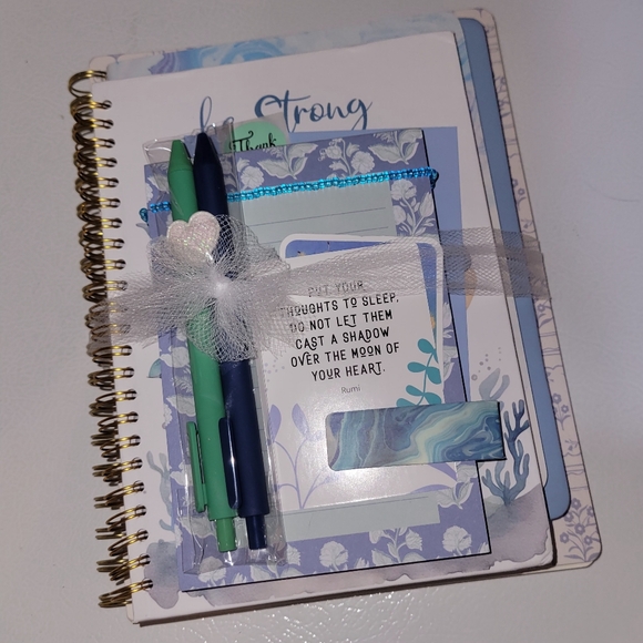 journals, notebooks, writing tools & cards - Picture 4 of 15